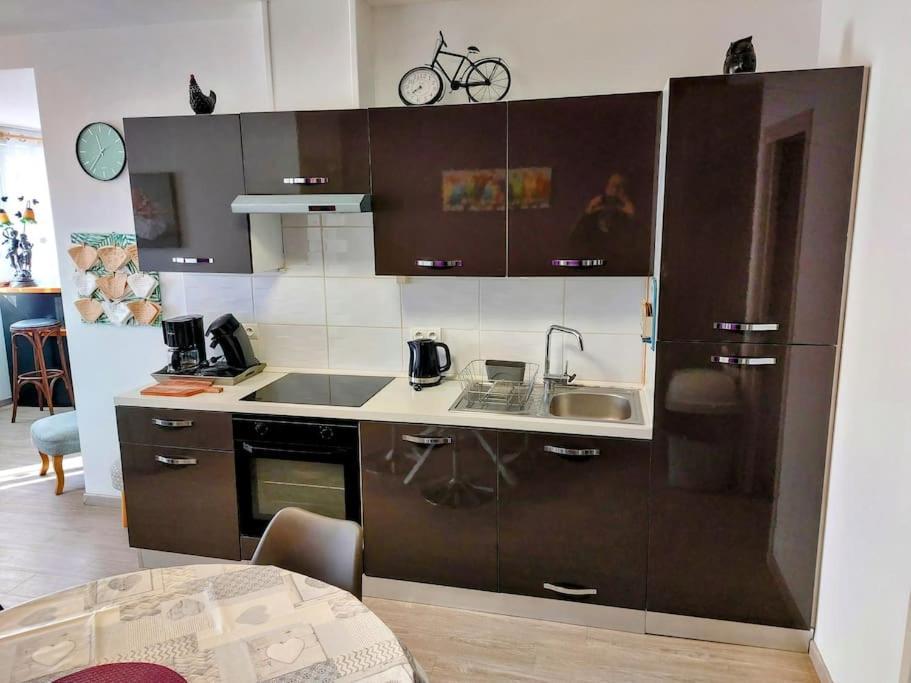Gite 65 M2 200 M Gare T-G-V 400 M Centre-Ville Grand Parking 250 Places Gratuit Face Au Logement 아라스 외부 사진