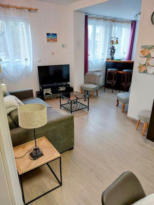 Gite 65 M2 200 M Gare T-G-V 400 M Centre-Ville Grand Parking 250 Places Gratuit Face Au Logement 아라스 외부 사진